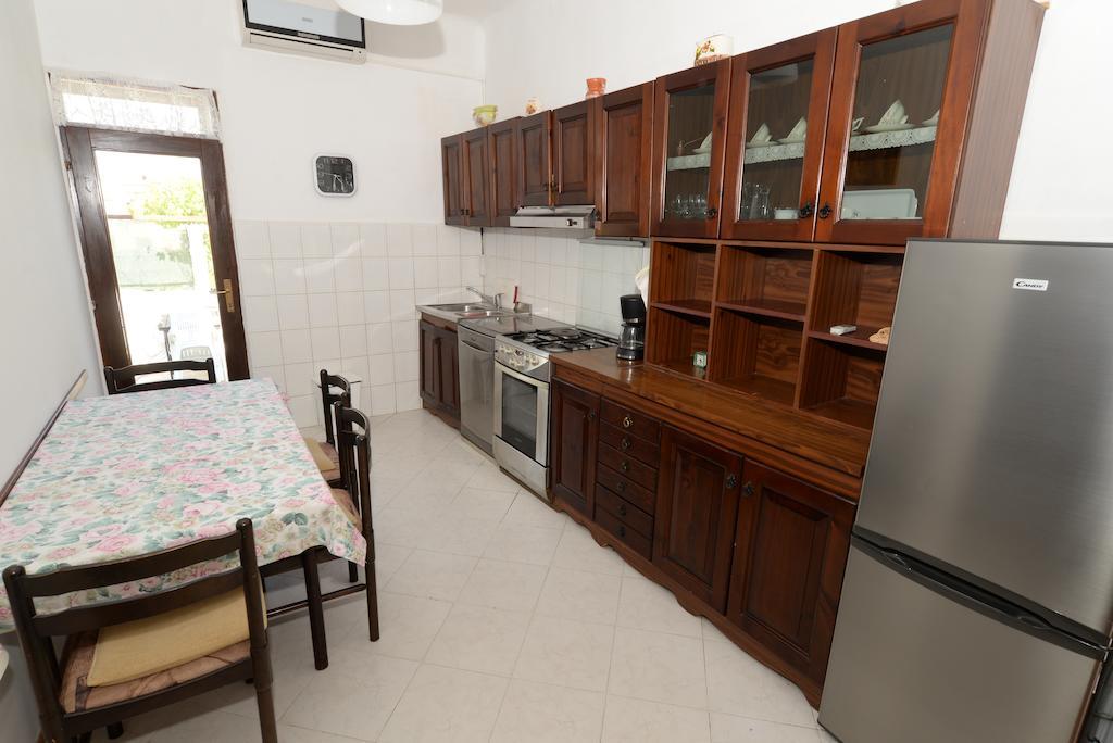 Apartment Ana Fažana Quarto foto